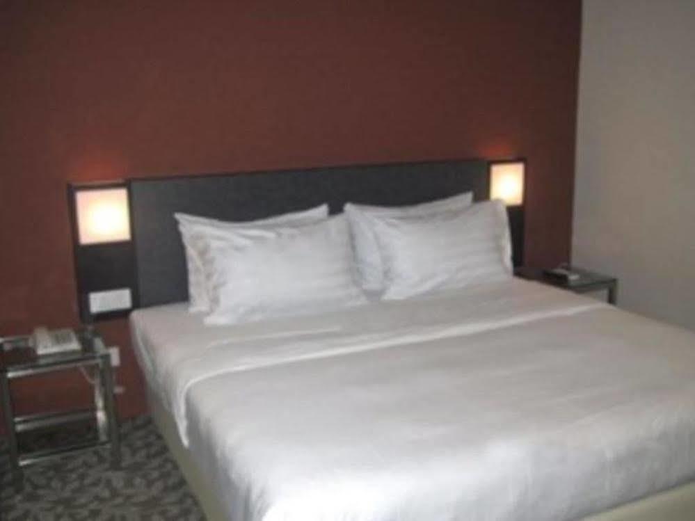 Nouvelle Hotel Johor 쿨라이 외부 사진