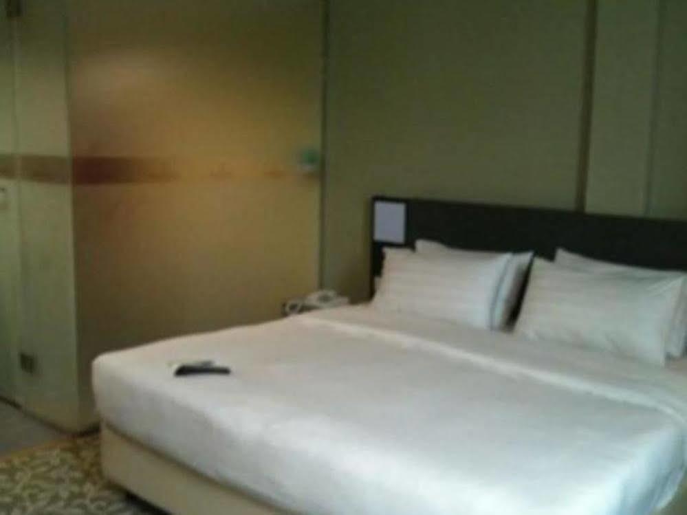 Nouvelle Hotel Johor 쿨라이 외부 사진